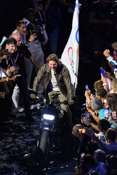 Tom Cruise 以《碟中谍》形式现身巴黎奥运会闭幕式