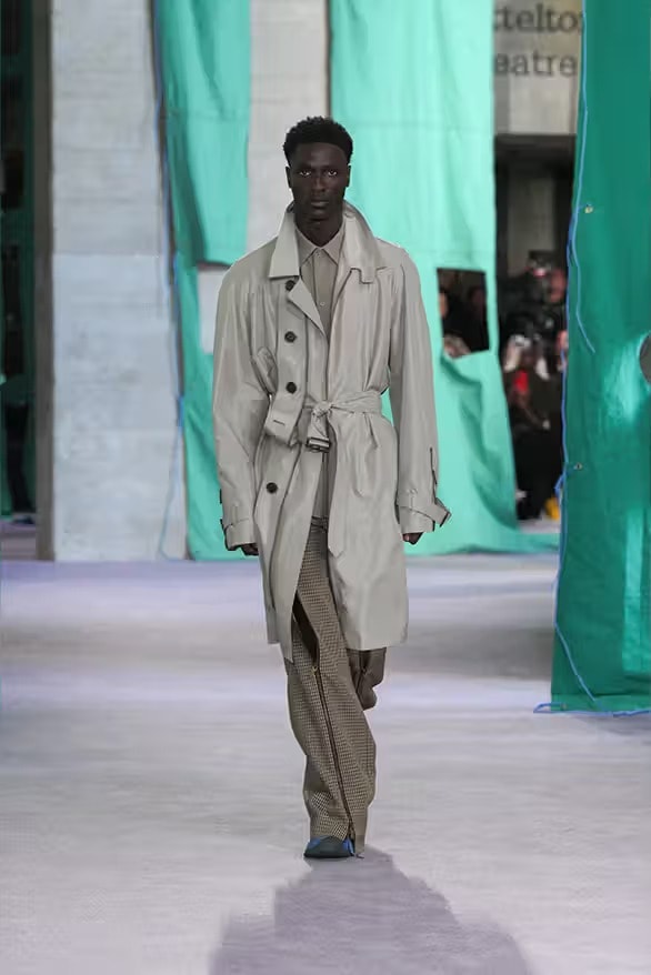 夏日探險！Daniel Lee 執掌 Burberry 2025 夏季系列大秀登場
