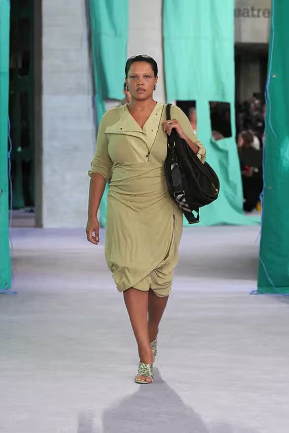 夏日探險！Daniel Lee 執掌 Burberry 2025 夏季系列大秀登場