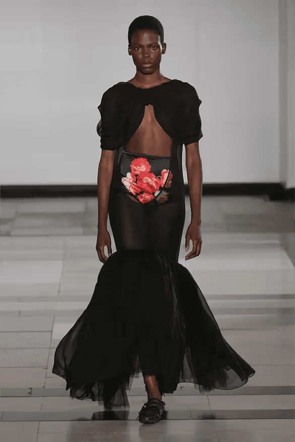 Simone Rocha 發佈 2025 全新春夏系列大秀