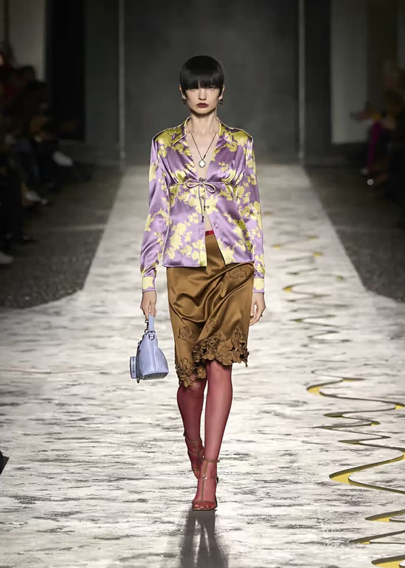 Versace 發佈 2025 春夏系列大秀