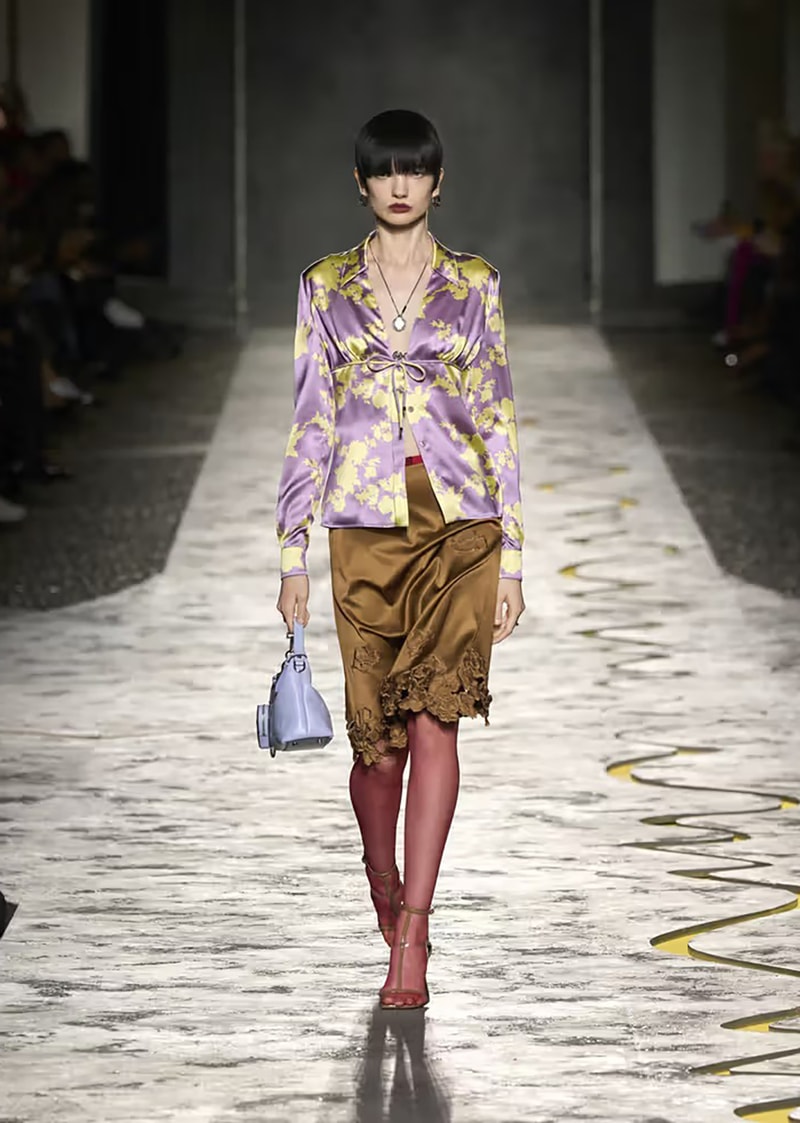 Versace 發佈 2025 春夏系列大秀