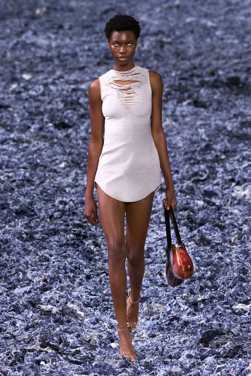 Glenn Martens 执掌 Diesel 2025 春夏系列大秀登场