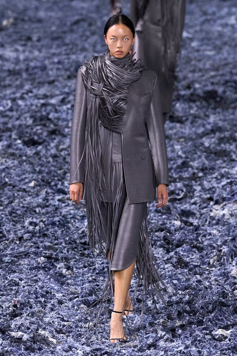 Glenn Martens 执掌 Diesel 2025 春夏系列大秀登场