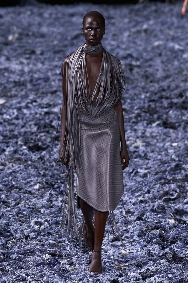 Glenn Martens 执掌 Diesel 2025 春夏系列大秀登场