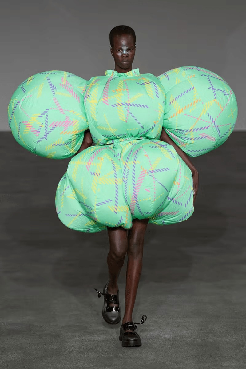用「風」防風？ANREALAGE 發佈 2025 春夏系列大秀