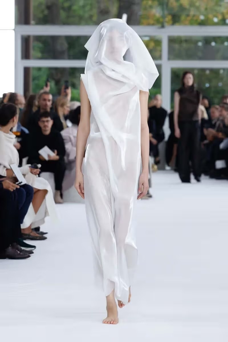 ISSEY MIYAKE 發佈 2025 全新春夏系列大秀
