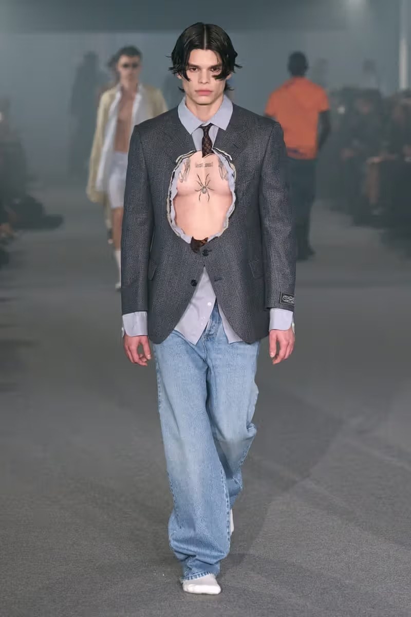 VETEMENTS 發佈 2025 全新春夏系列大秀