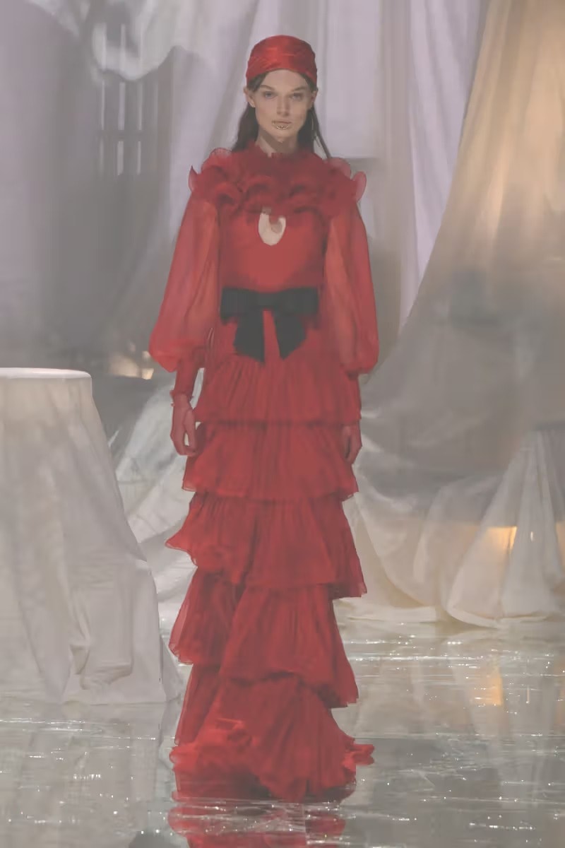 VALENTINO 2025 春夏系列大秀登場
