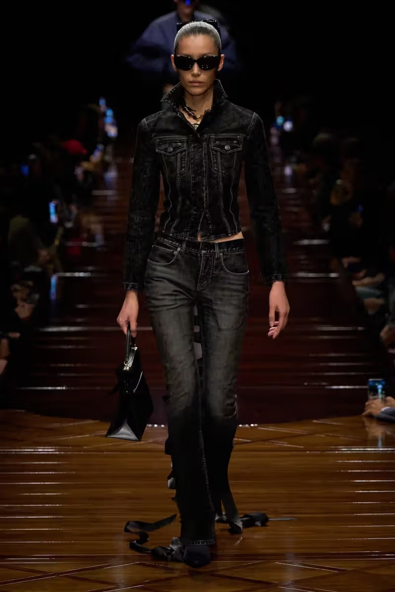 Balenciaga 2025 夏季系列大秀登場