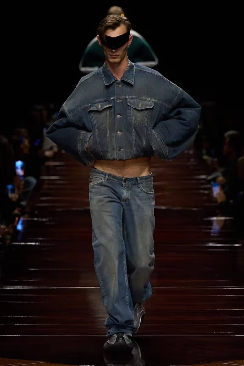 Balenciaga 2025 夏季系列大秀登場