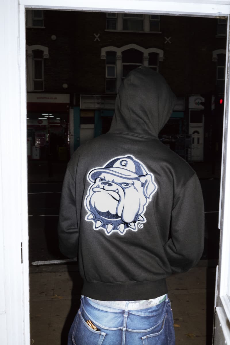 Supreme 携手 Mitchell & Ness 推出 NCAA 球队系列