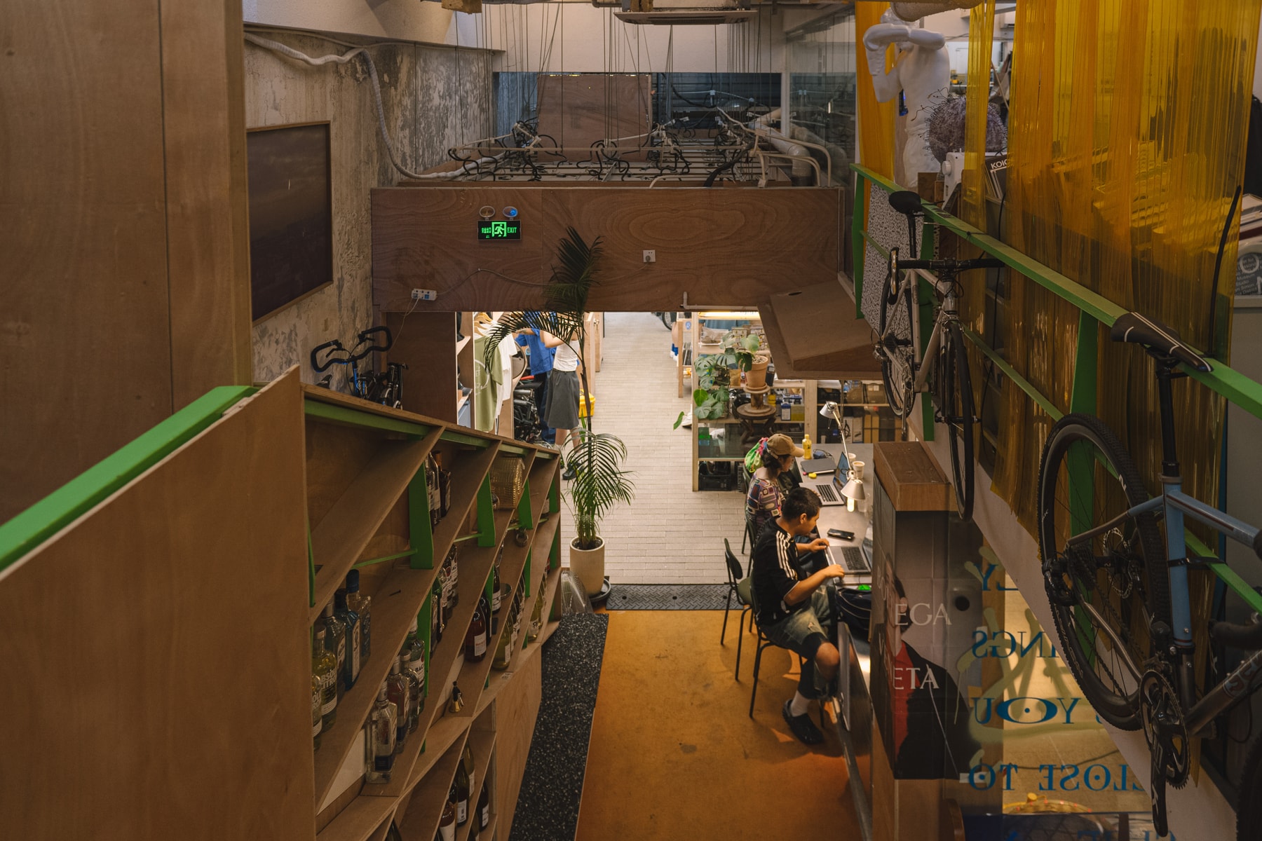 Hypebeast Visits: 走进 MHPD 设计工作室主理人 Paul Hsu 无限变幻的创意空间