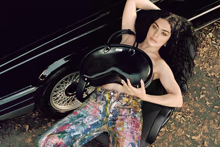 Charli XCX 演繹 Acne Studios 最新廣告大片