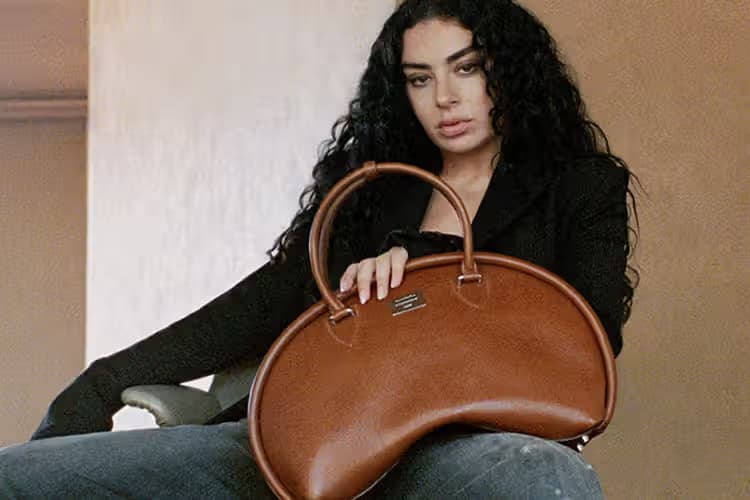 Charli XCX 演繹 Acne Studios 最新廣告大片