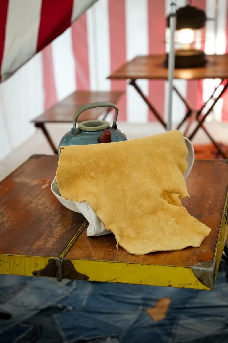 率先走進 visvim 最新 F.I.L. INDIGO CAMPING TRAILER 香港淺水灣期間限定店