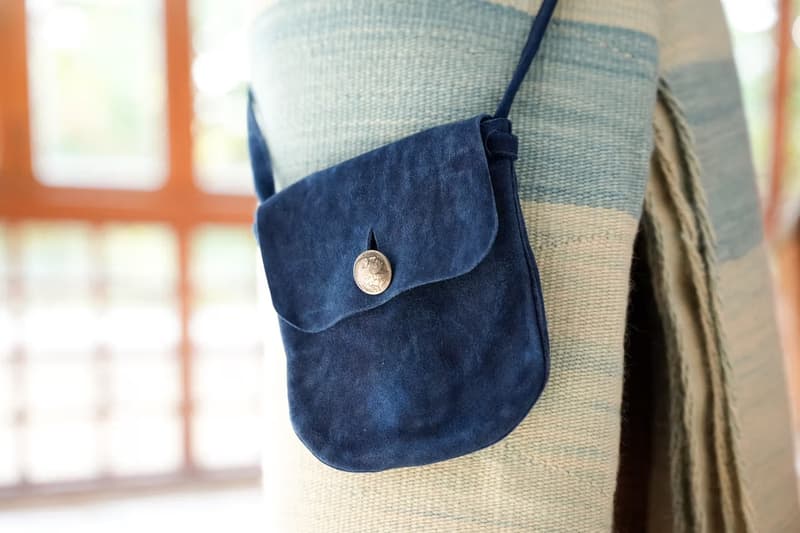 率先走進 visvim 最新 F.I.L. INDIGO CAMPING TRAILER 香港淺水灣期間限定店