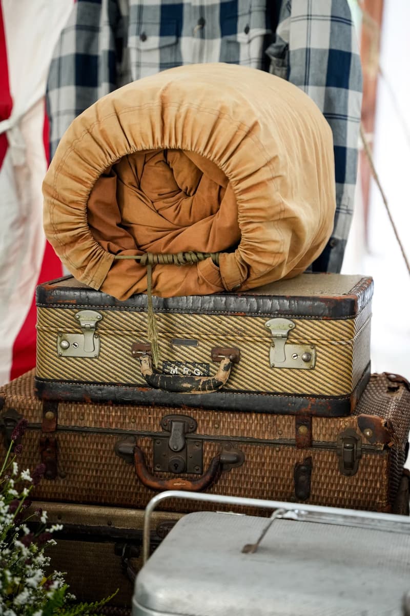 率先走進 visvim 最新 F.I.L. INDIGO CAMPING TRAILER 香港淺水灣期間限定店