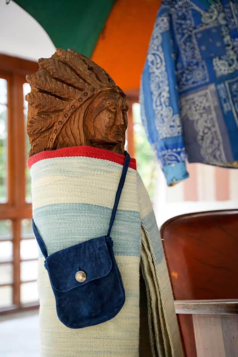 率先走進 visvim 最新 F.I.L. INDIGO CAMPING TRAILER 香港淺水灣期間限定店