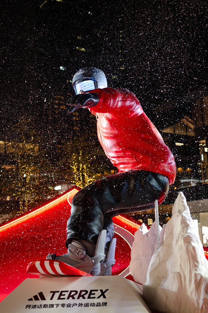直击 adidas TERREX 巨型滑雪「大红人」雕塑装置