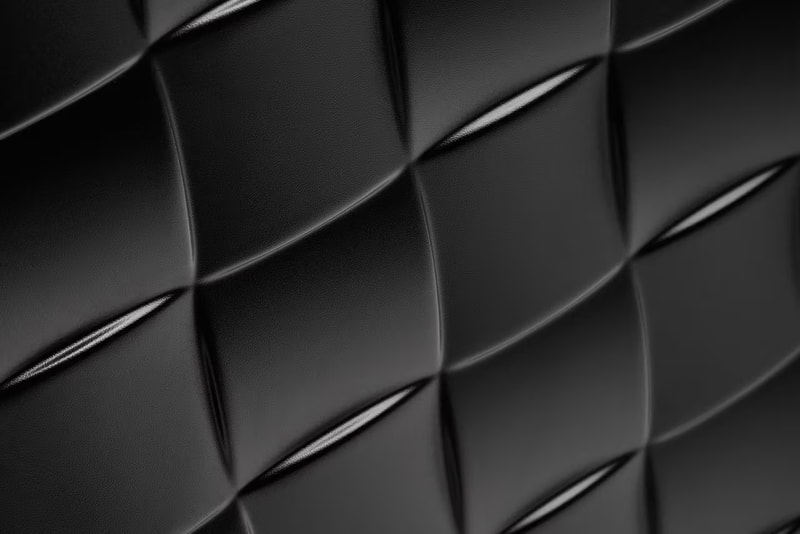 Bottega Veneta 推出灵感源自经典编织包的「Odyssey」行李箱