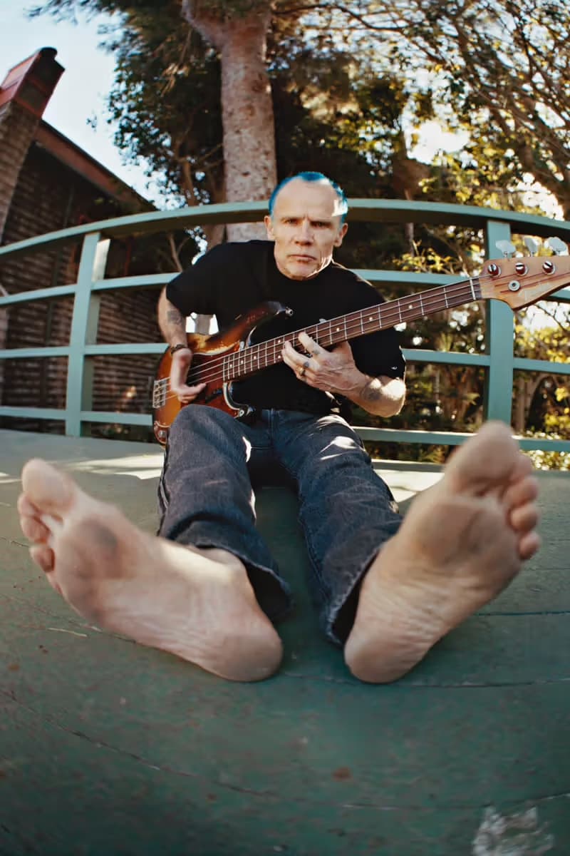 Red Hot Chili Peppers 贝斯手 Flea 演绎 Levi's x UNDERCOVER 最新联名系列形象