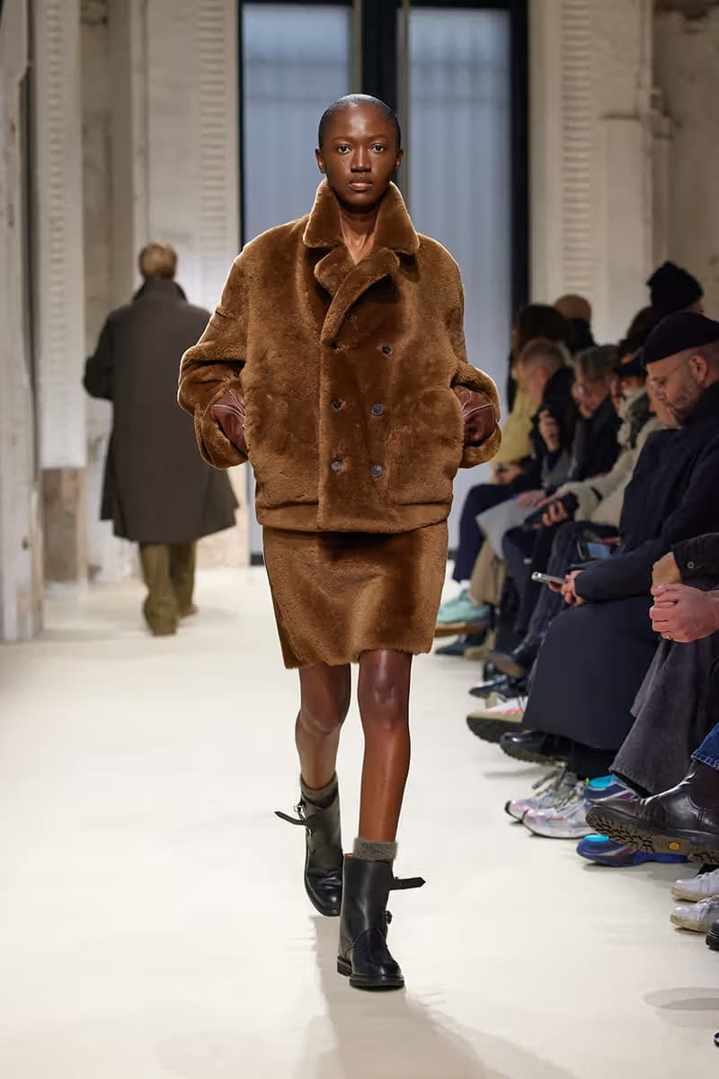 AURALEE 2025 最新秋冬系列大秀登陸巴黎時裝週
