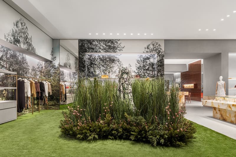 走进上海 CASA LOEWE 旗舰店