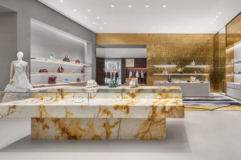 走进上海 CASA LOEWE 旗舰店