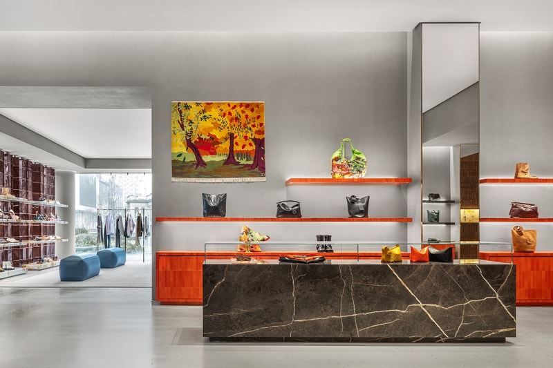 走进上海 CASA LOEWE 旗舰店