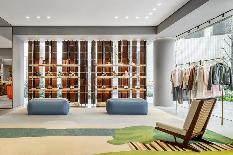 走进上海 CASA LOEWE 旗舰店