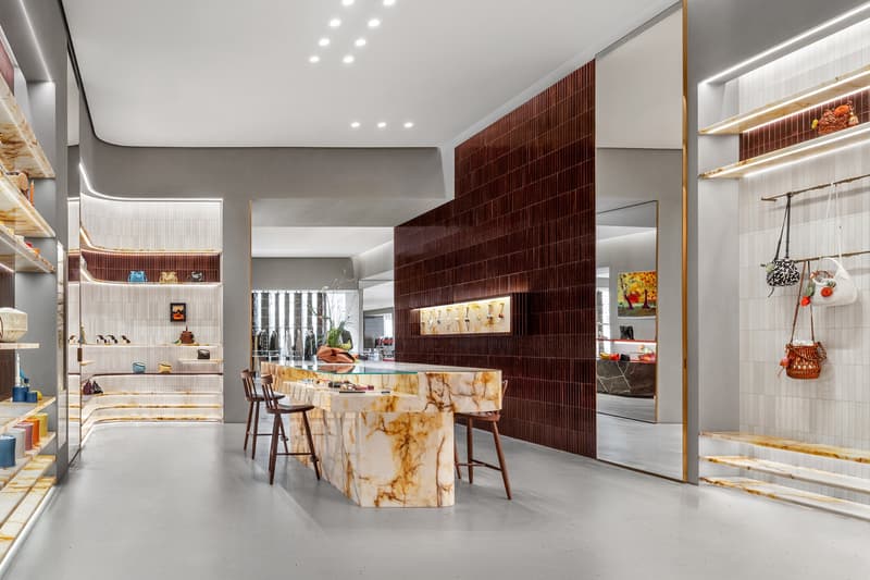 走进上海 CASA LOEWE 旗舰店