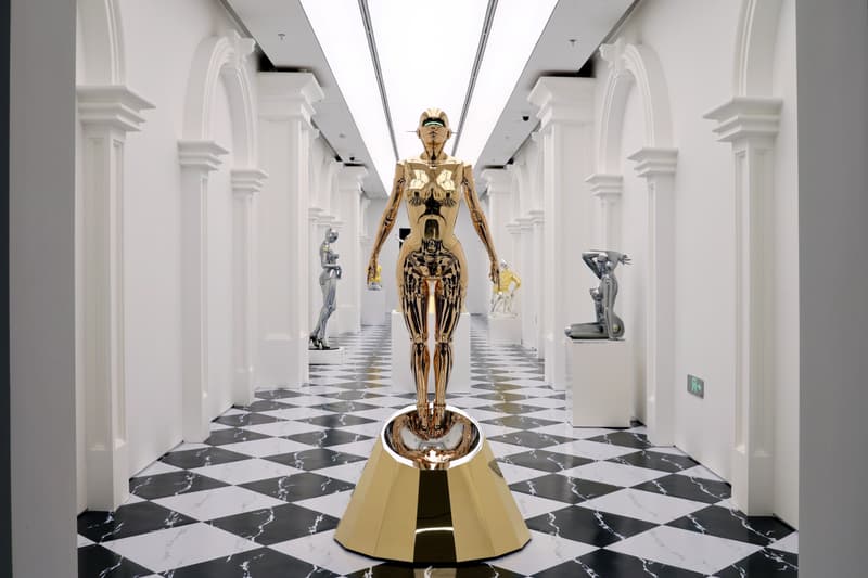 2025 空山基上海新展「光・透明・反射」正式开幕