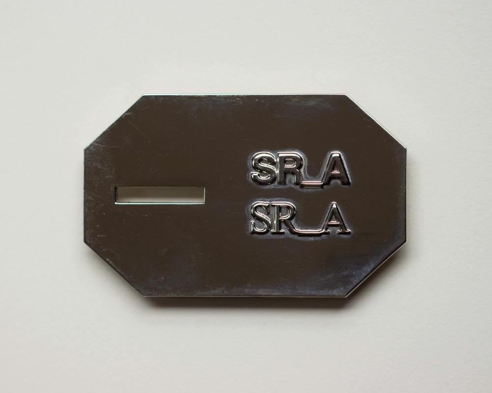 藝術家做時尚、設計師搞藝術是商業套路嗎?