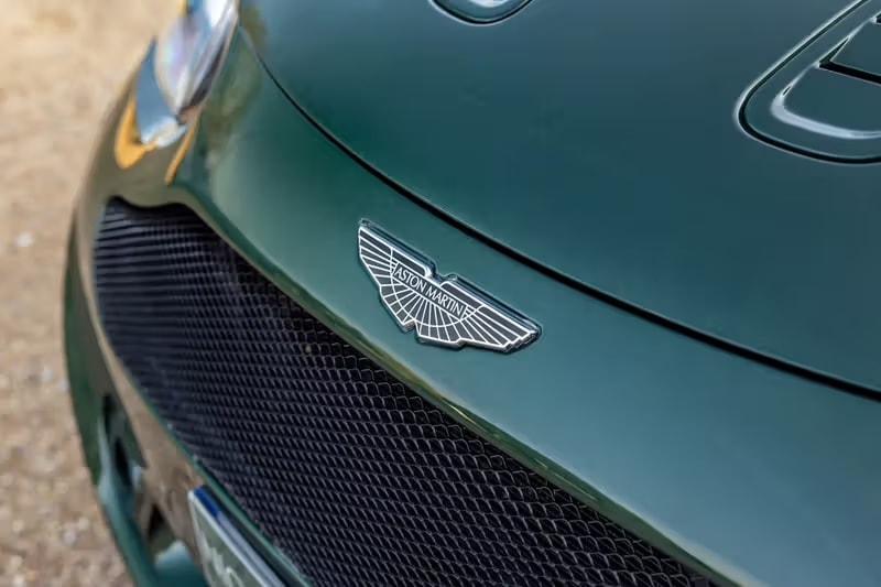 Aston Martin 极稀有 V8 Super Cygnet 终极钢炮车型现身市场出售