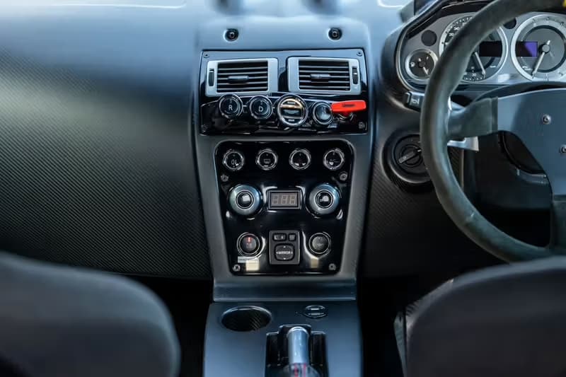 Aston Martin 极稀有 V8 Super Cygnet 终极钢炮车型现身市场出售