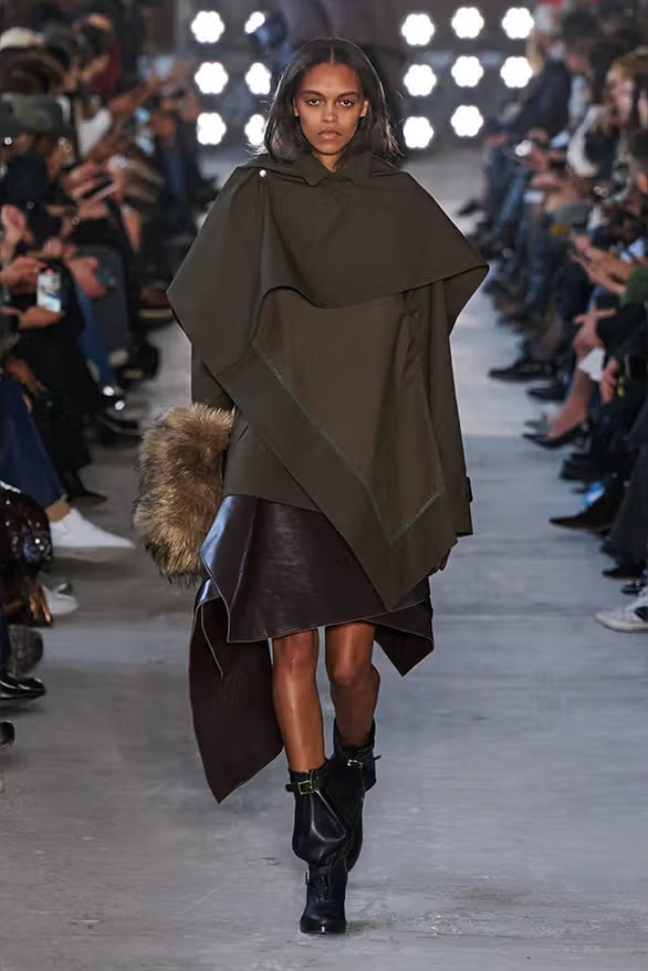 sacai 发布最新 2025 秋冬系列