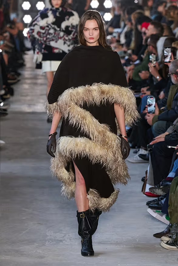sacai 发布最新 2025 秋冬系列