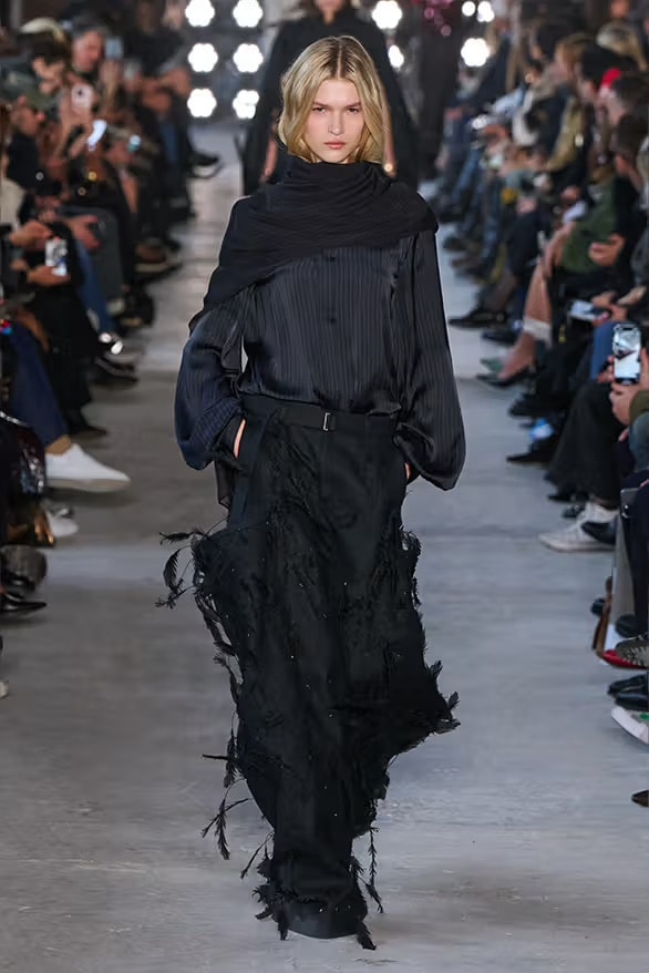 sacai 发布最新 2025 秋冬系列