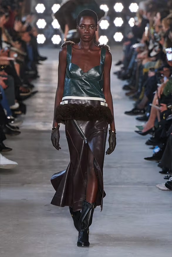 sacai 发布最新 2025 秋冬系列