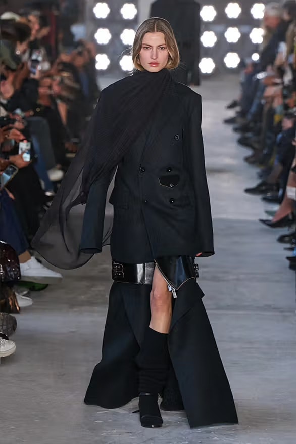sacai 发布最新 2025 秋冬系列