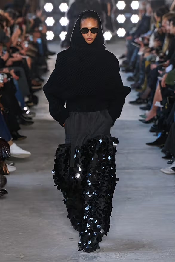 sacai 发布最新 2025 秋冬系列