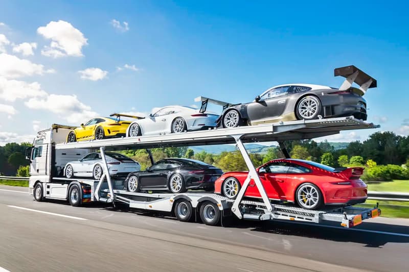 六輛全新車況稀有 991 世代 Porsche 911 同捆展開拍賣