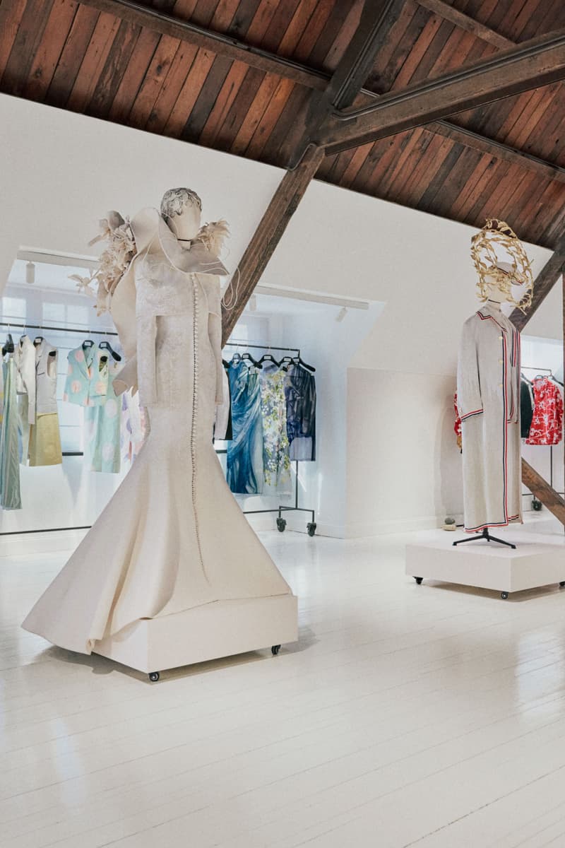 THOM BROWNE 花园之旅呈现 2025 春夏系列