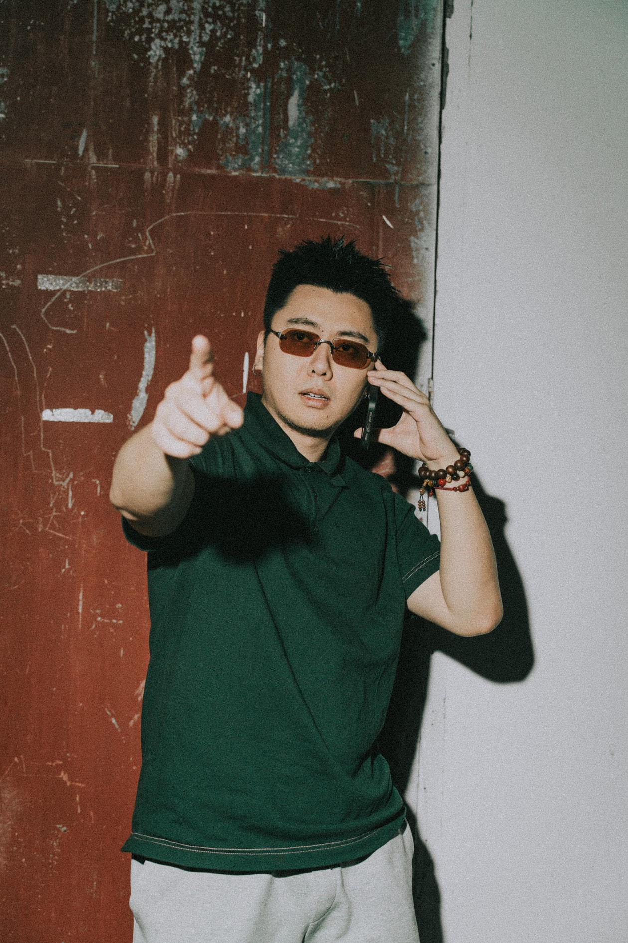 用《八方来财》让孟菲斯鼓点遇上财神爷,揽佬分享饮茶歌单|Playlist