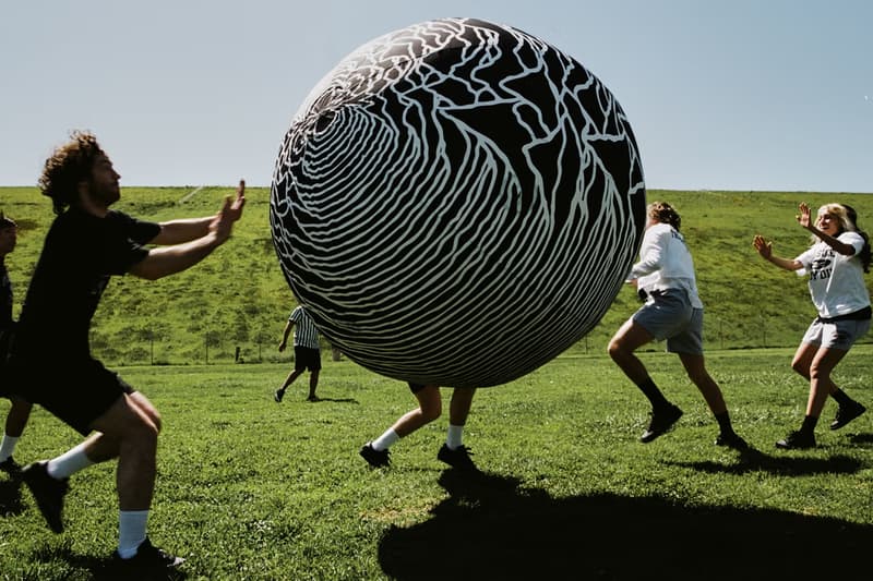 致敬 Joy Division！PLEASURES 宣布聯手 Reebok 打造最新聯名系列