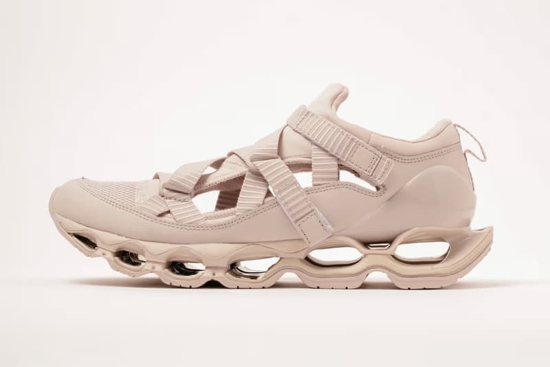 Mizuno Sportstyle 推出全新 Wave Prophecy Strap 涼鞋