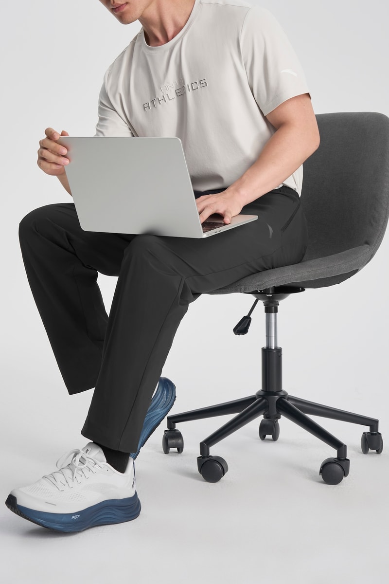安踏推出全新 A-Flex 型动裤