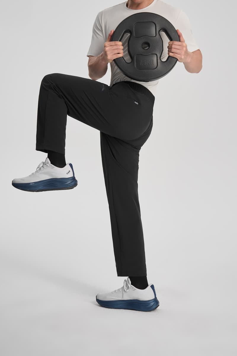 安踏推出全新 A-Flex 型动裤