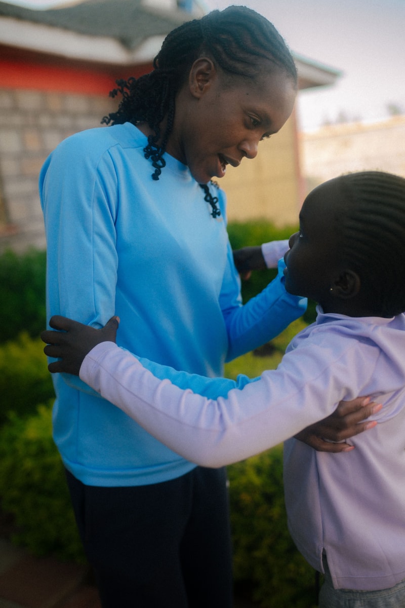 Nike 与肯尼亚名将 Faith Kipyegon 共同发起 Breaking4 破四计划